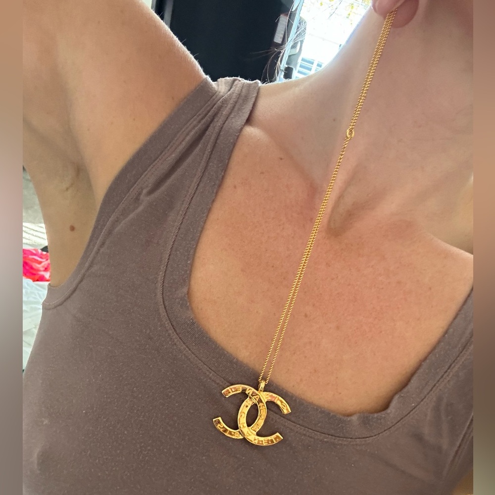 Chanel necklace large CC pendant SOLD✅